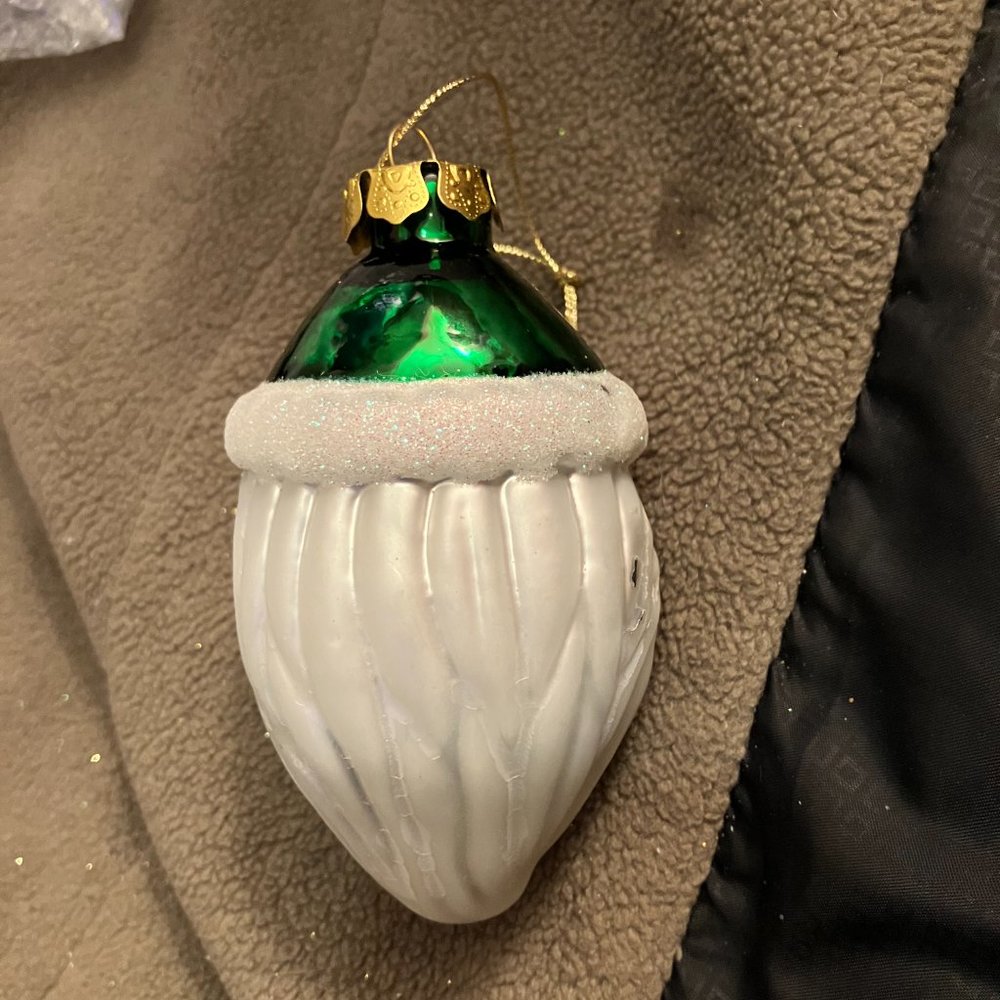 SET OF 4 GLASS CHRISTMAS SANTA CLAUS ORNAMENTS - Picture 3 of 13